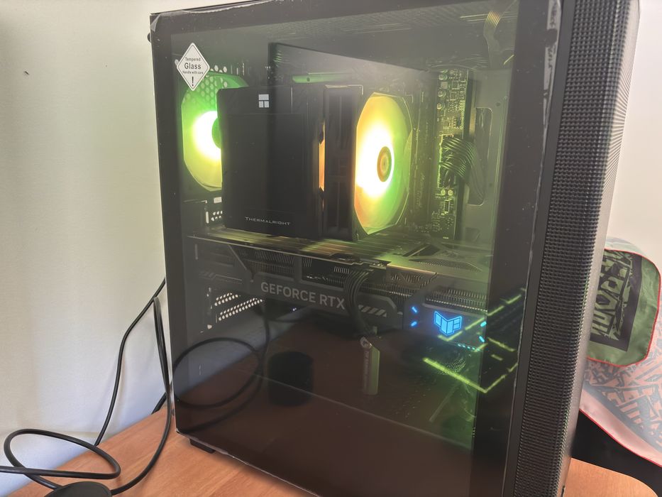 Vendo computador novo(ofereço cadeira)