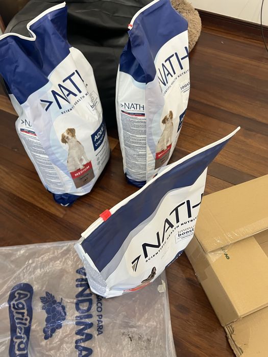 3 sacos de ração NATH para cão médio