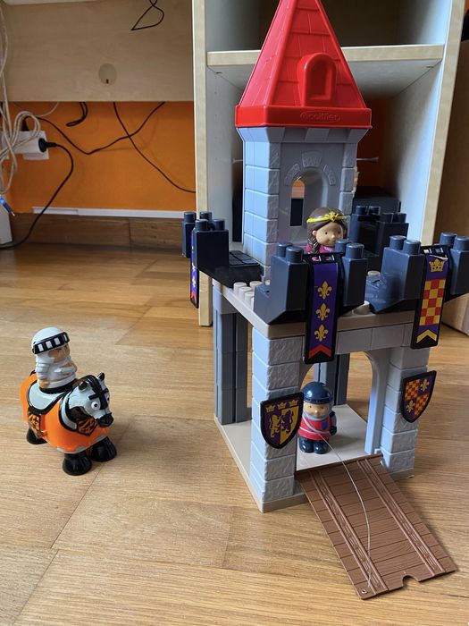 Aprick Action Figures (Lego-Style)64739567120131122