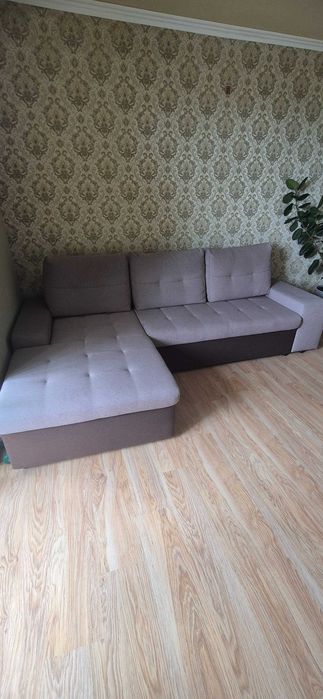 Продам кутовий диван у відмінному стані