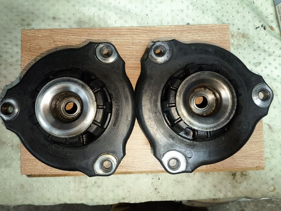 Опора переднього амортизатора Mopar Jeep Compas