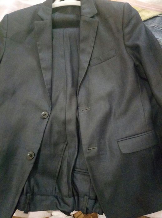 Продам костюм для школы