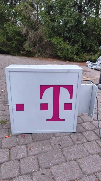 Podświetlany kaseton reklamowy 55×55 cm dwustronny
