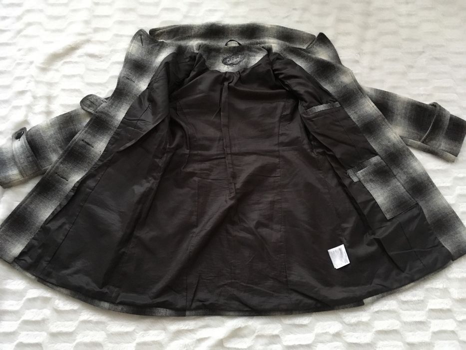 Płaszcz damski w kratkę szarosc M/38 firmy Orsay