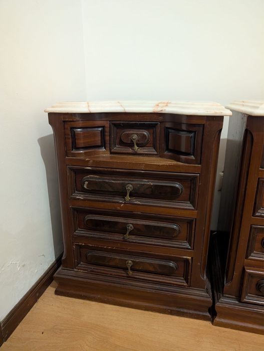 Mobilia antiga madeira+tampo pedra