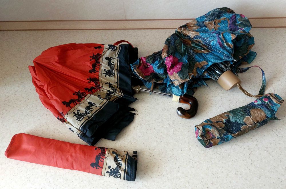 Зонты от солнца на пляж; от дождя, в т.ч. на реабилитацию