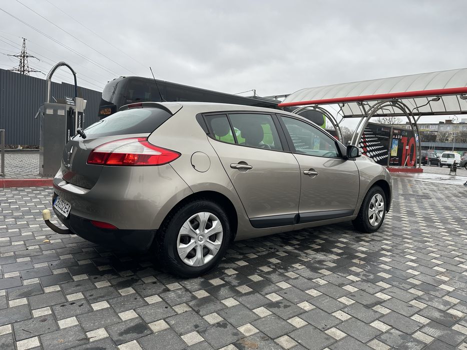 Renault Megane 1.6 бензин 2010