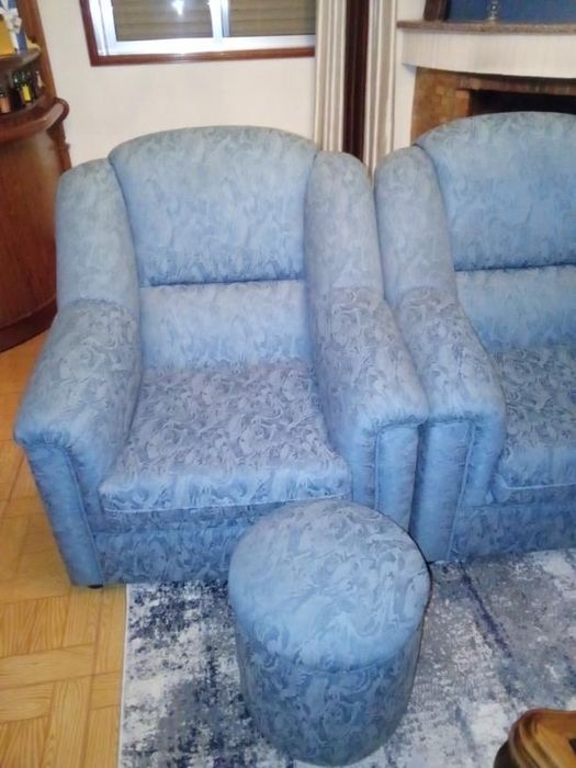 Sofás sala + mesa de apoio