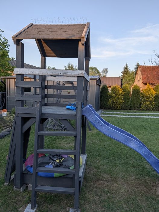 Sprzedam huśtawkę + piaskownica i domek