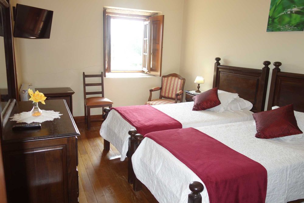 Quinta Dom José - Turismo Rural no Minho com 8 quartos, piscinas e ténis