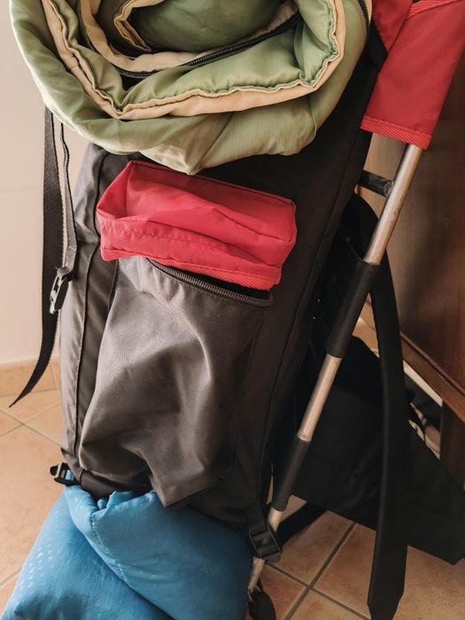 Mochila de campismo com armação de alumínio