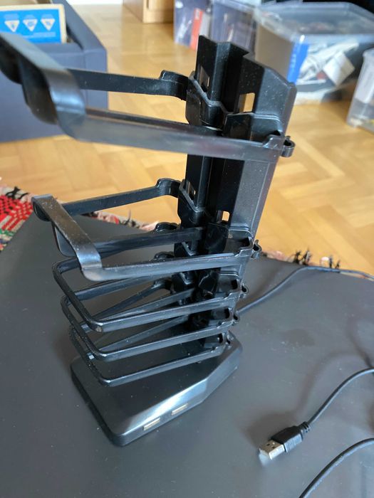 Stacja ładująca  pady do konsoli z 4 portami USB rok gwarancji