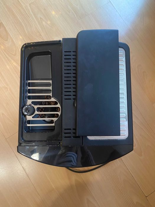 Ekspres do kawy De’Longhi Magnifica Automatic Cappuccino – b. dobry