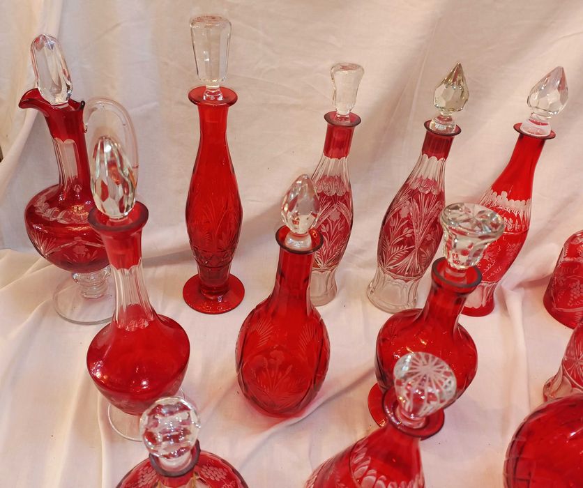 Garrafas Vermelhas Lapidadas