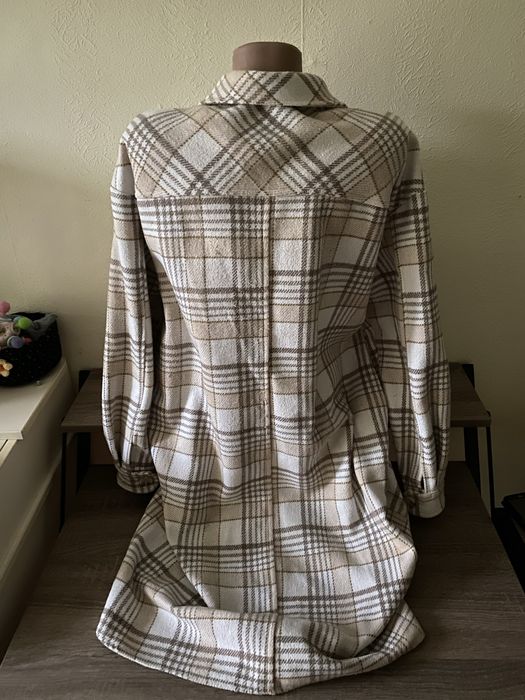 Стильное теплое пальто VOVK. В составе шерсть