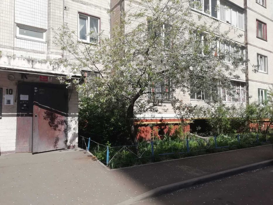 5-к на першому пов 100,3 м.кв. Харківський масив вул Тростянецька 6 ж