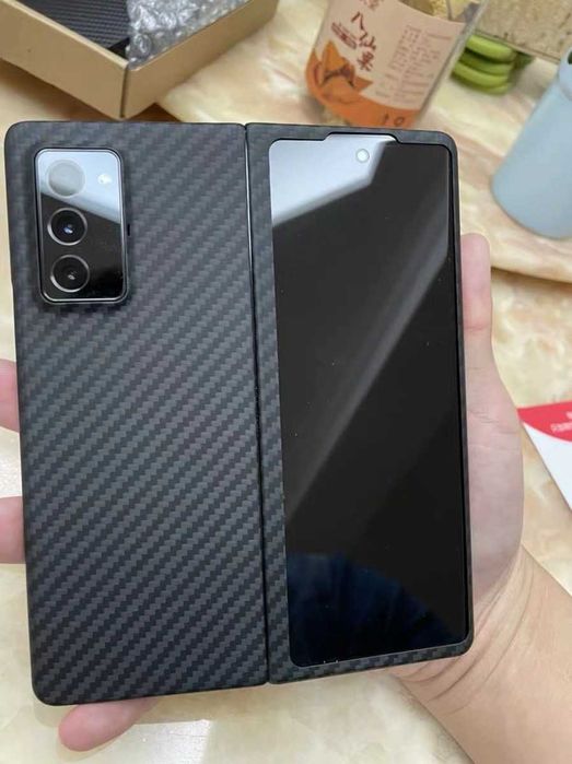 Карбоновый чехол Samsung Galaxy Z Fold 2