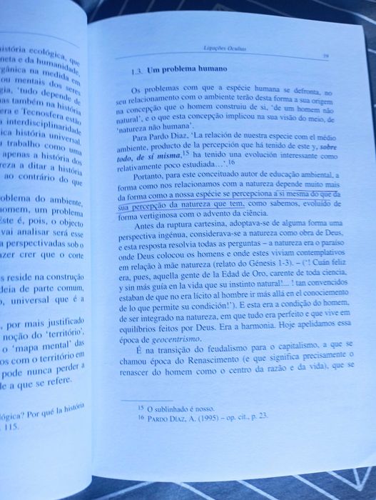 Livros variados sobre ordem social