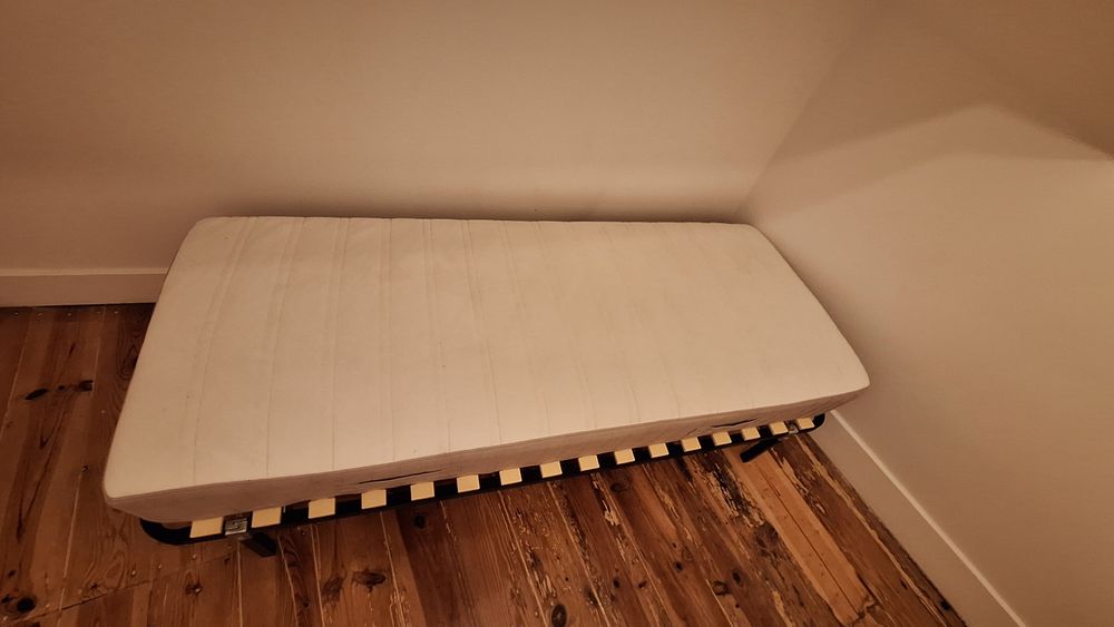 2 Estrados e 4 Colchões - IKEA