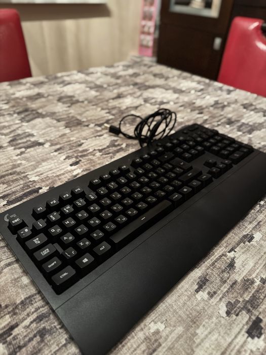 Клавиатура logitech G213