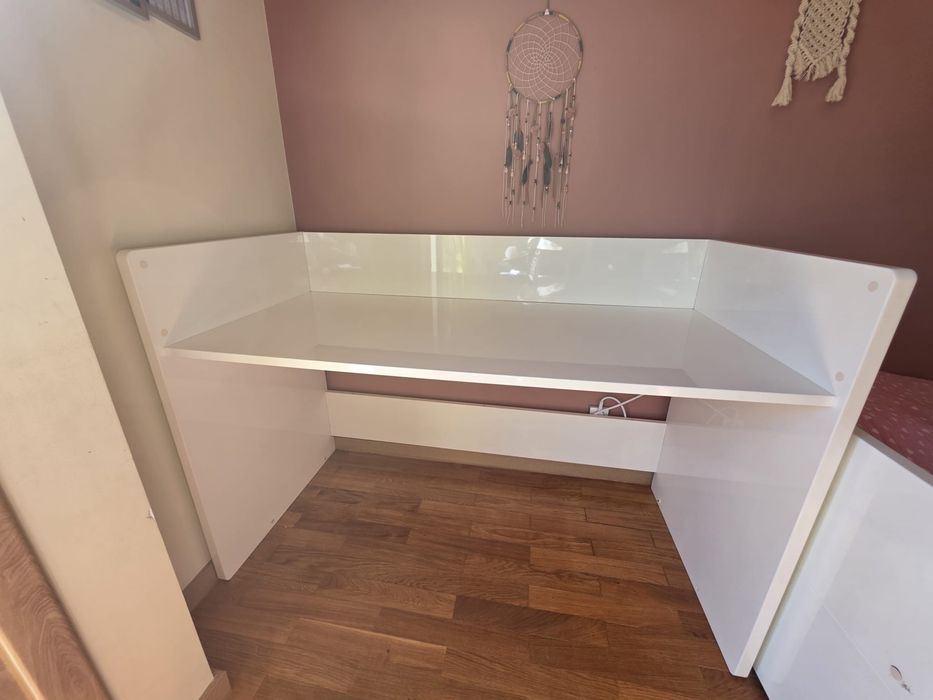 Secretaria Trama 146x68