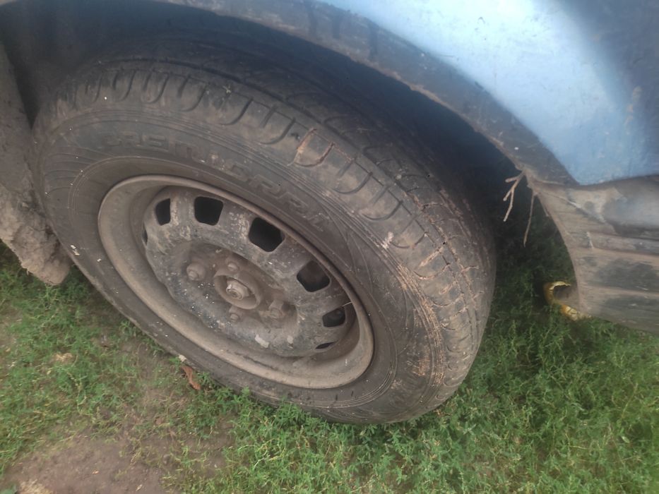 Мазда 323 на ходу