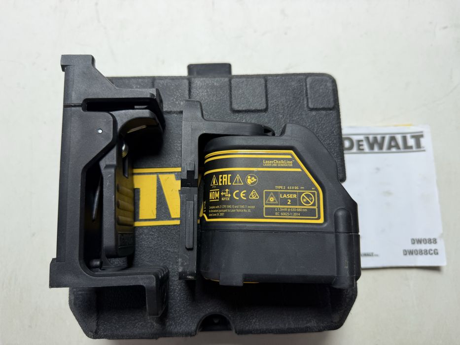 Лазерний рівень DeWALT DW088