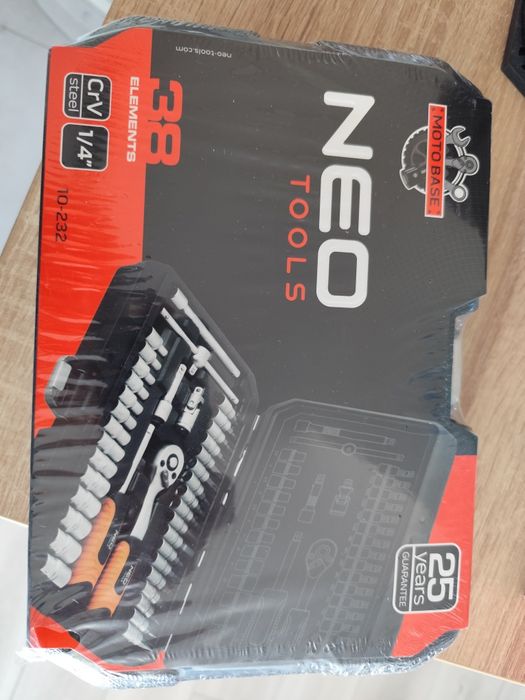 Zestaw kluczy nasadowych neotools