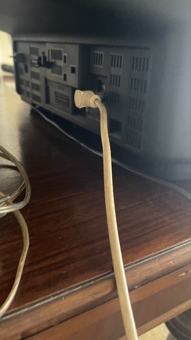 TV Sanyo antiga de tubo , Funciona 100