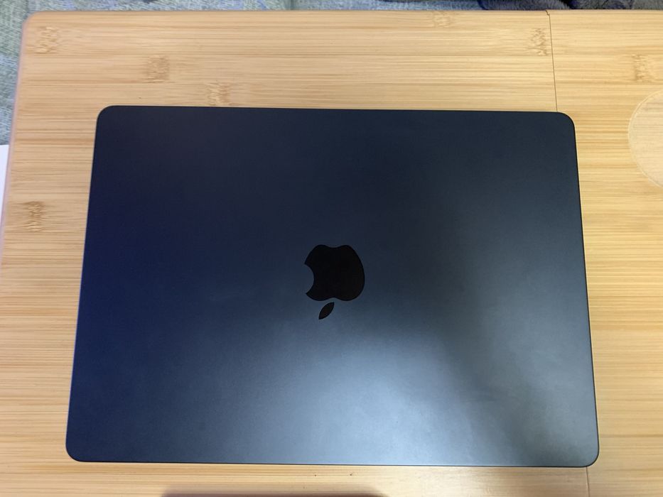 Makbook Air M3 8/256