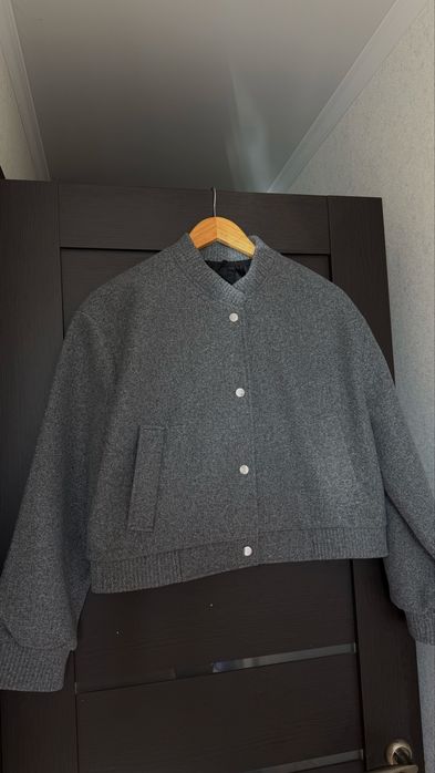 Бомбер в стилі zara