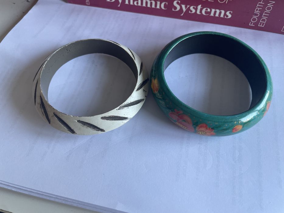 Vendo 2 pulseiras