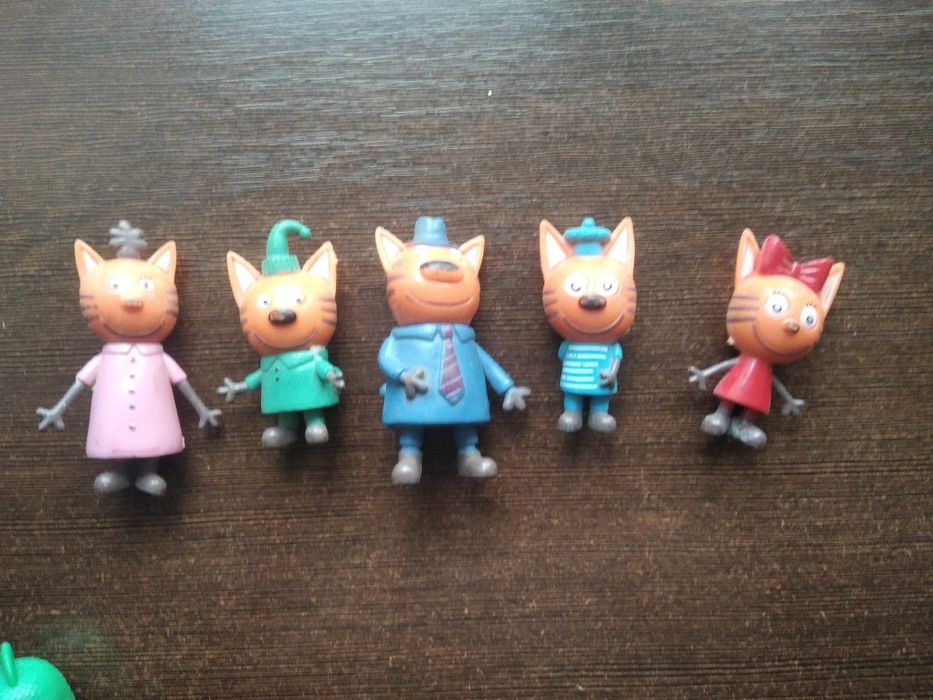 Продам  бу персонажи  із мультика три кота ..