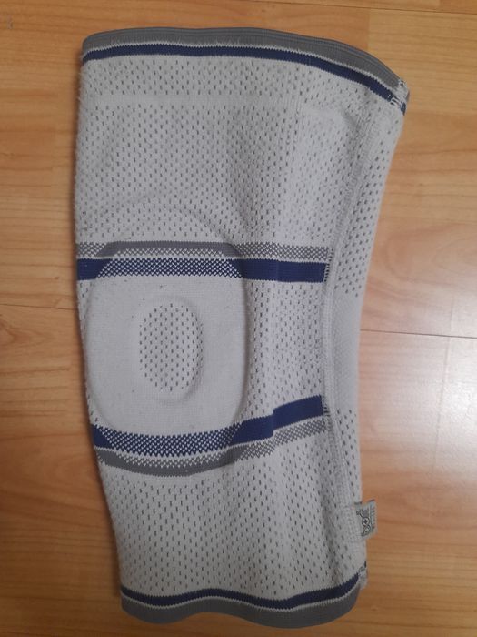 Бандаж Bauerfeind для стабілізації коліна GenuTrain ортез, наколінник