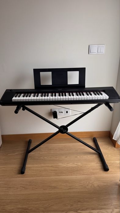 Yamaha Piaggero NP-12 + Tripé Ajustável | Excelente Estado
