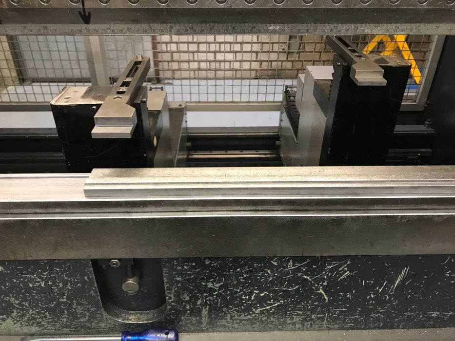 Prasa krawędziowa DARLEY EHP-L 110 31/25