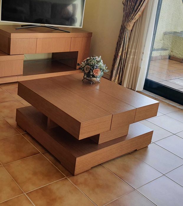 Mesa de centro em cerejeira