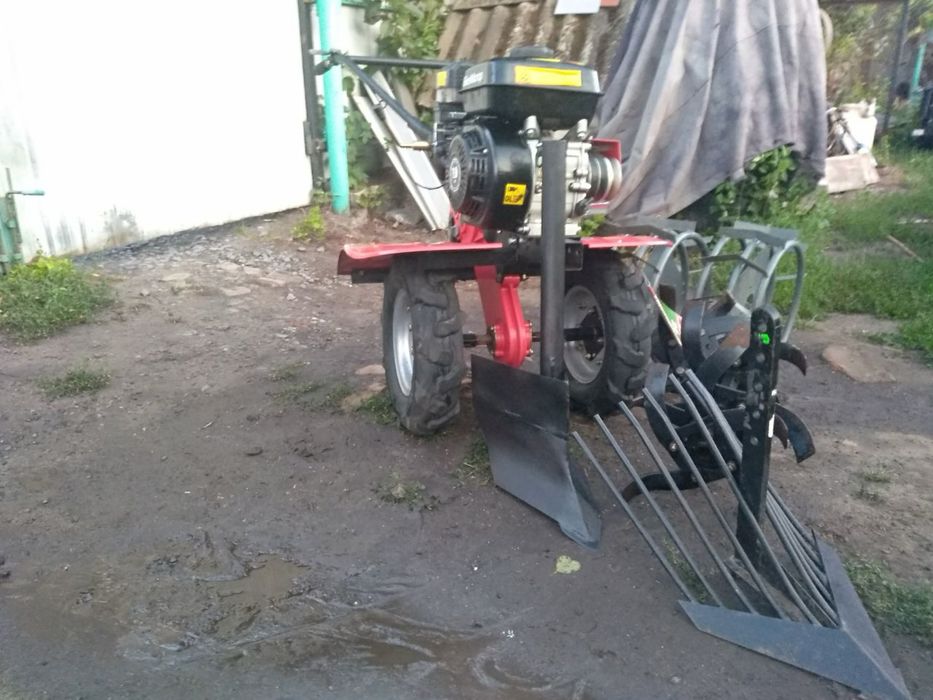 Срочно Мотоблок стан нового 7 кс з приладдям