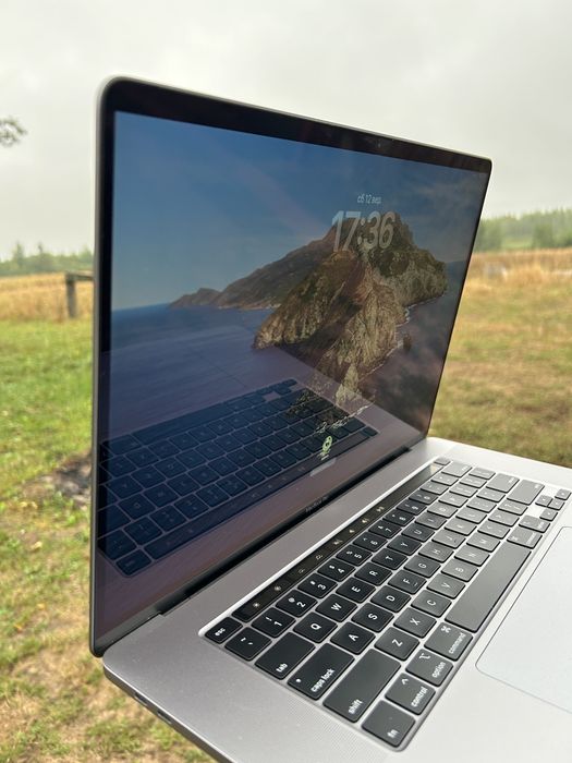 MacBook Pro 16" A2141 / i9 / 16 GB / 512 GB