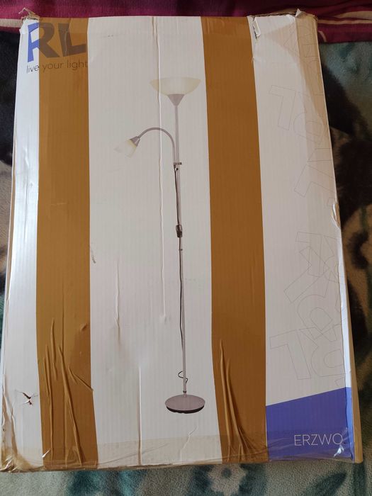 Lampa stojąca podłogowa