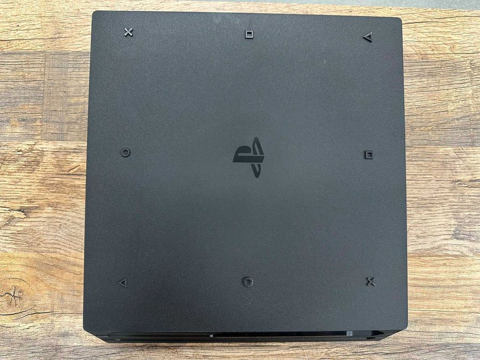 Konsola Sony PS4 PlayStation4 Pro CUH-7016B 1TB HDD czarna + 2 pady stan bdb gwarancja