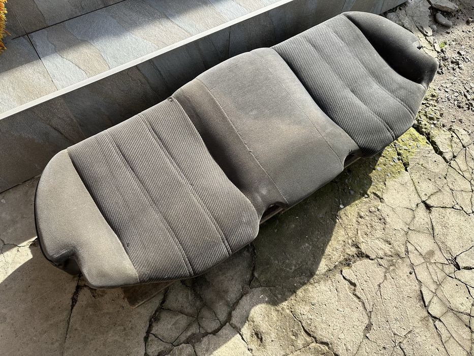 Сидіння заднє BWE E34