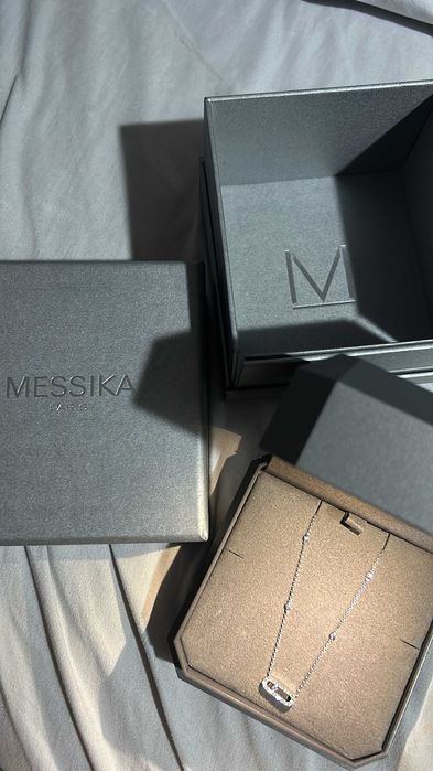 MESSIKA

Fio Classique Ouro Branco com Diamantes PREÇO NEGOCIÁVEL
