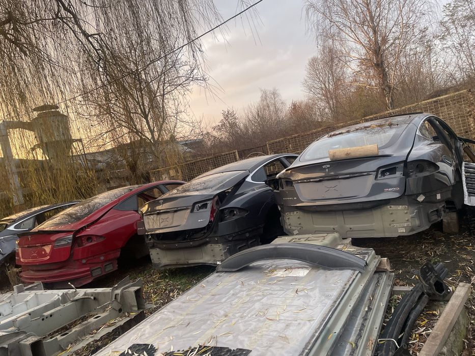 Кузовні запчастини Tesla S 13-2020р