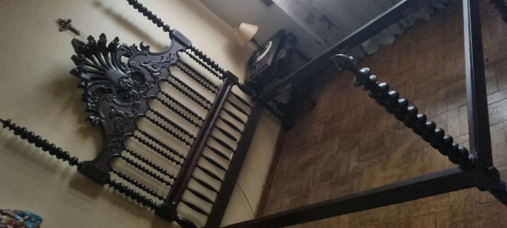 mobiliário de quarto completo em perfeito estado.