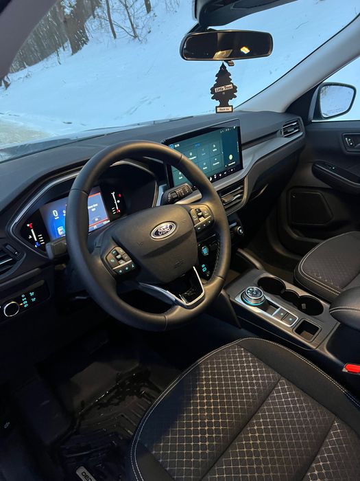 Продаю новий Ford Escape