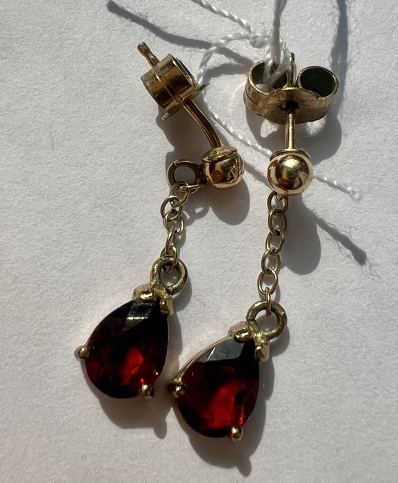 Zlote kolczyki z granatami