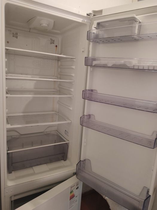 Продам холодильник