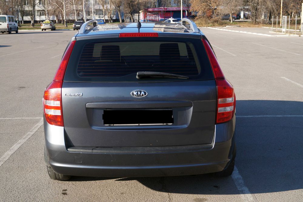 KIA CEE'D SW 1.6 бензин (122 к.с)