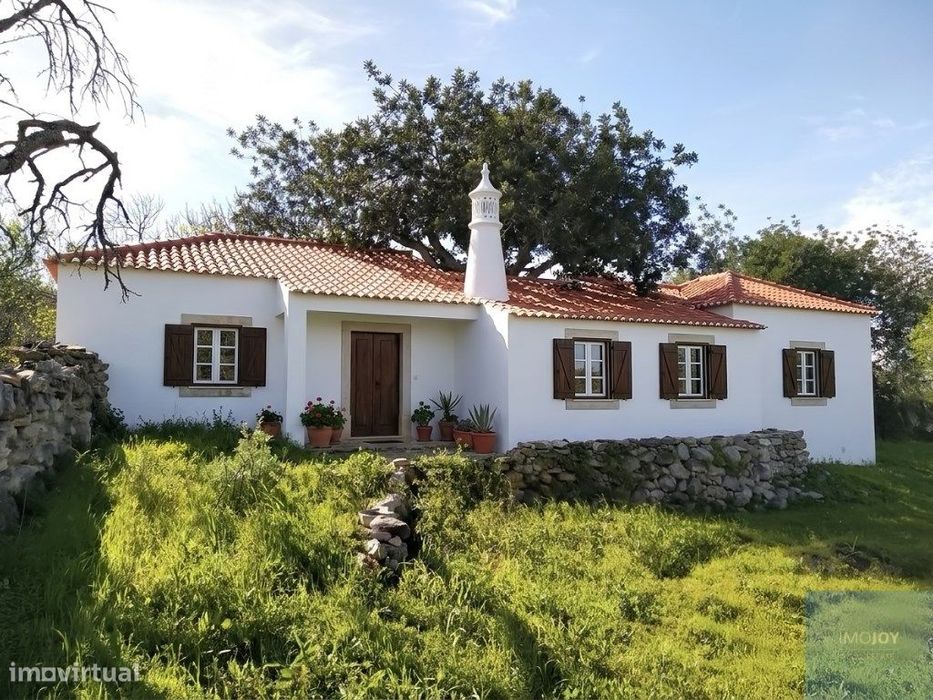 Magnífico Terreno com Ruína em Vale Pegas - Paderne